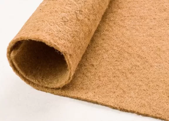 What Are the Differences Between Woven vs. Non-woven Fabric?